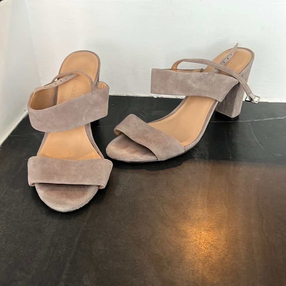 Taupe/gray suede heeled sandal from Banana Republic. Size 8.5